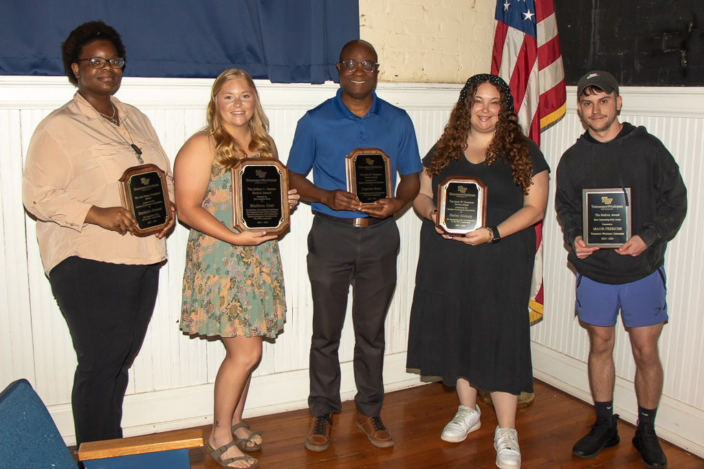 Tennessee Wesleyan University students and faculty at Honors Day