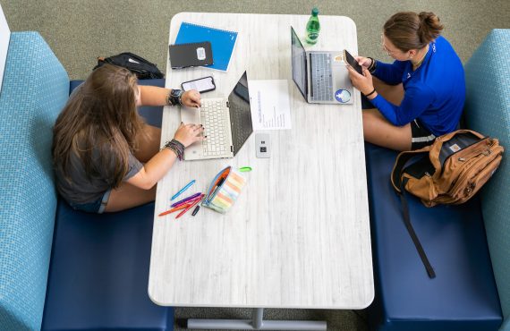 Tennessee Wesleyan University students studying in Merner Pfeiffer Library