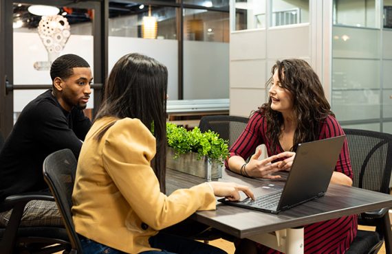 Laiel Upton advising wesleyan students